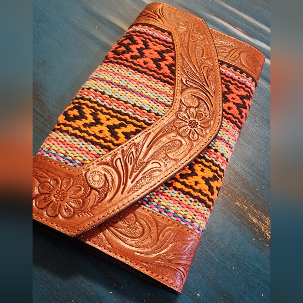 Myra Acclaim Wallet